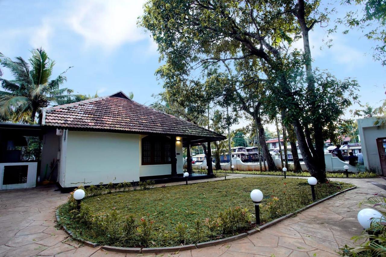 Bamboo Lagoon Backwater Front Resort Alappuzha Zewnętrze zdjęcie