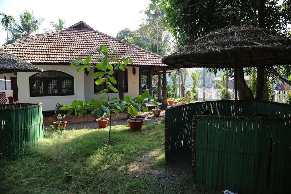 Bamboo Lagoon Backwater Front Resort Alappuzha Zewnętrze zdjęcie